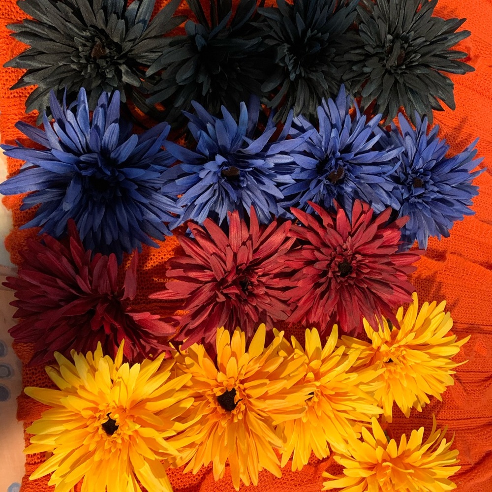 Faux flower clips